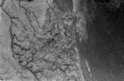 Titan, vu par Huygens. Source : ESA/NASA/University of Arizona