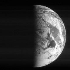 La Terre, vue par Rosetta le 5 mars 2005. Source : European Space Agency, ESA