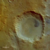 Cratre et champs de dunes  Argyre Planitia - Credits: ESA/DLR/FU Berlin (G. Neukum)